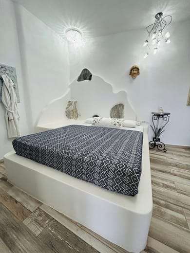 Zas (Zeus) Cave Suite
