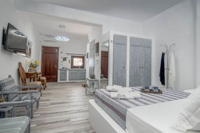 Zas (Zeus) Cave Suite