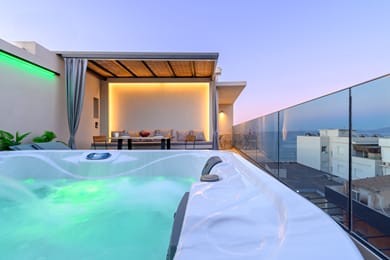 Suite with Rooftop Spa Bath II (capacity 3 guests)