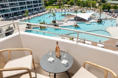 Superior Twin Garden/Pool View