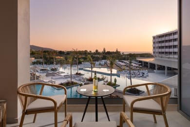 Executive Twin Pool View