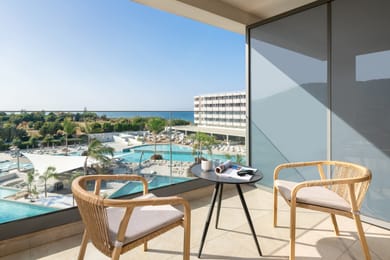 Executive Twin Pool View