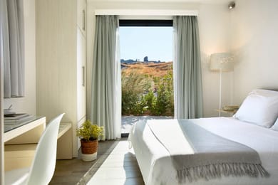 Eleia Seafront Rooms & Villas - Image 4
