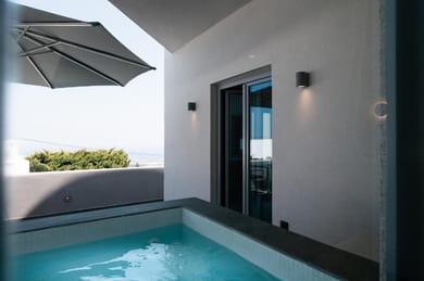 Deluxe Suite with Outdoor Hot Tub and Sea View