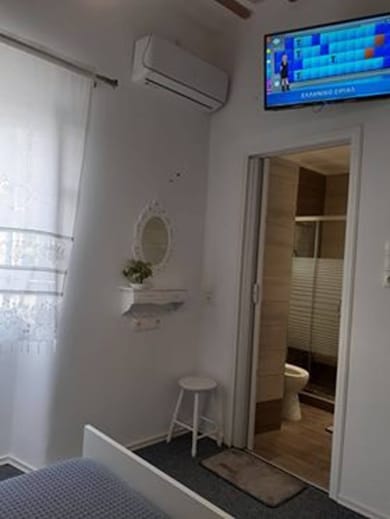 Eleni's Traditional House - Image 7