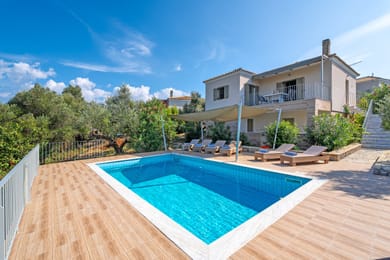 Villa with Three Bedrooms & Private Pool