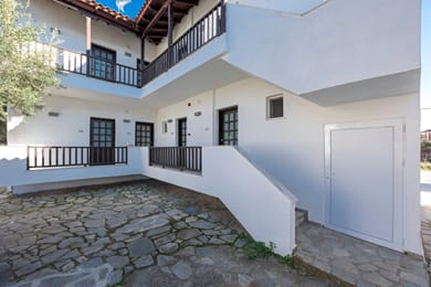 Eleon Suites & Apartments Halkidiki - Image 5