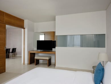 One Bedroom Suite Sea View