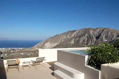 Comfort Suite with Heated Plunge Pool and Sea View