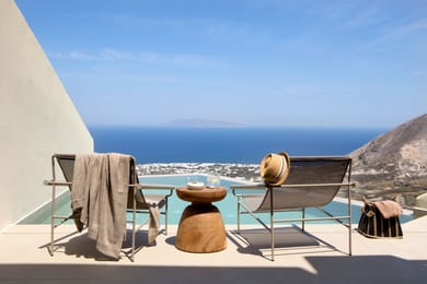 Executive 3 Bedroom Villa with Heated Pool and Sea View