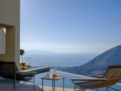 Senior Suite with Heated Pool and Sea View