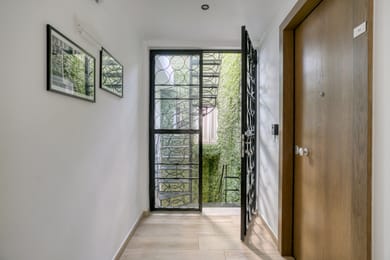 Elia Kolonaki Luxury Apartments - Image 2