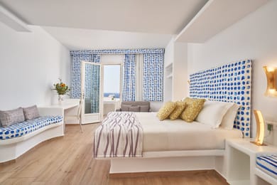 Deluxe Double Sea View Suite with shared outdoor Spa