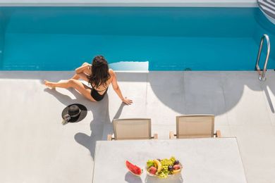 Grand Suite with Private Heated Outdoor Pool & Caldera Sea View