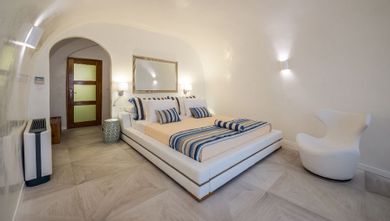 Premier Suite with Private Heated Outdoor Pool & Caldera Sea View