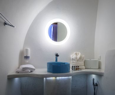 Premier Suite with Private Heated Outdoor Pool & Caldera Sea View