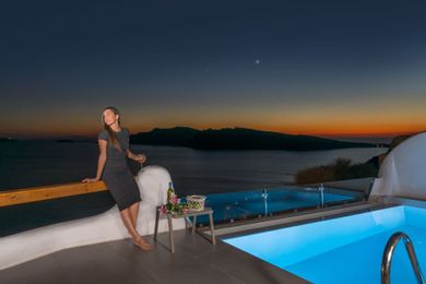 Presidential Suite with Private Heated Outdoor Pool & Caldera Sea View