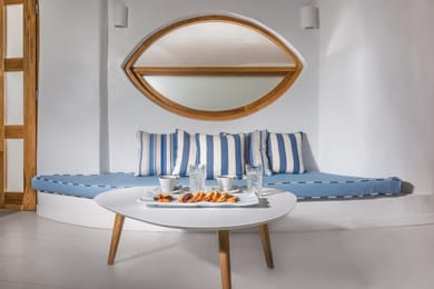 Splendid Suite with Two Private Heated Outdoor Pools & Caldera Sea View