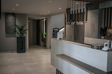 Elizabeth Queen Luxury Rooms - Image 4