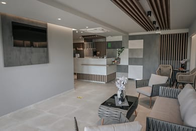 Elizabeth Queen Luxury Rooms - Image 7