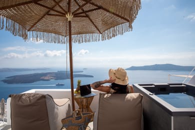 El Verano Sunset | Senior Suite with Outdoor Jacuzzi Caldera View