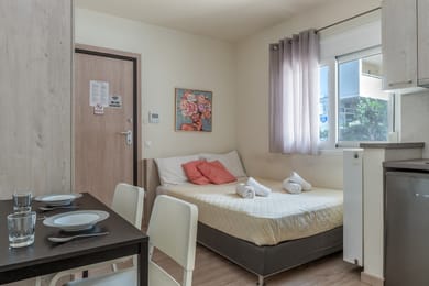 Στουντιο  ΙΣ1 / Studio  IS1