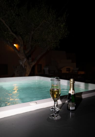 Junior Cave House with Shared Plunge Pool