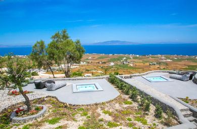 Luxury Cave Villa with Outdoor Hot Tub with Sea & Sunset View