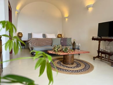 Superior Cave House with Plunge Pool and Sew View