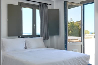 Seaside Two-Bedroom Maisonette with Sea View | 91m2