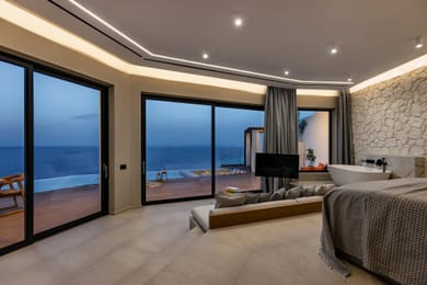 Emerald Honeymoon Deluxe Suite