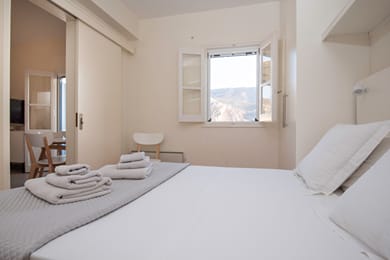 Endless Blue, Your Seaside Escape in Plati Gialos - Image 3