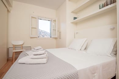 Endless Blue, Your Seaside Escape in Plati Gialos - Image 4