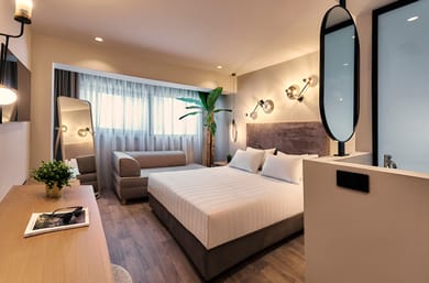 Enorme Epavli Boutique - Image 2