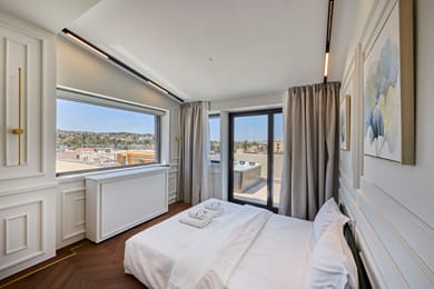 Ermou 99 Intelligent Private Suites - Image 7