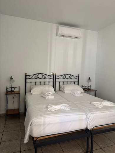 Economy Twin Room with Shared Terrace
