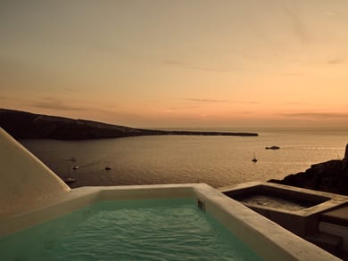 Plunge Pool Cave Suite with Sunset View