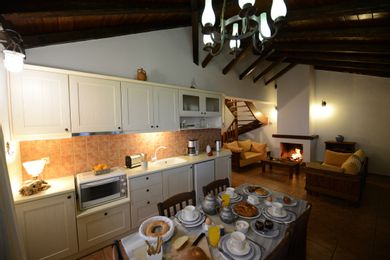 Esperos Suites & Villas - Image 2