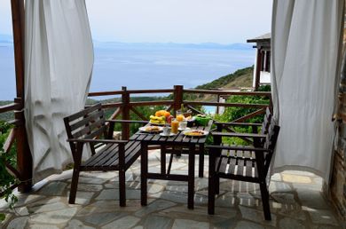 Esperos Suites & Villas - Image 4