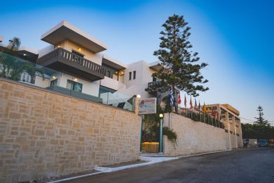 Esplanade Apartments Chania - Image 2