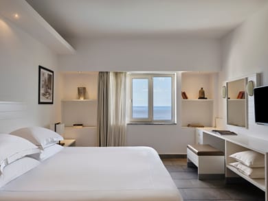 Suite with Sea View & Sharing Pool