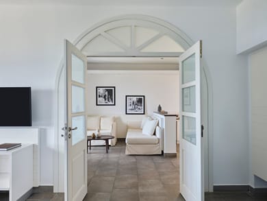 Suite with Sea View & Sharing Pool