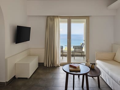Suite with Sea View & Sharing Pool