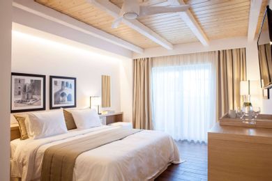 Exclusive Double Sea View Room Sharing Pool