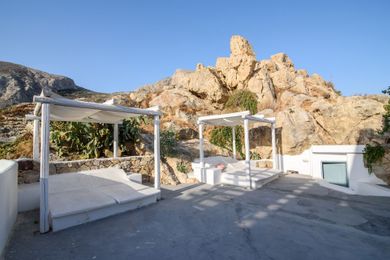 Iris Boutique Hotel Santorini - Image 4