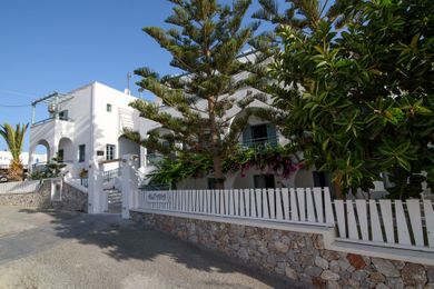 Iris Boutique Hotel Santorini - Image 6
