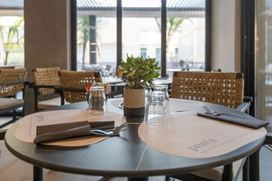 Evanik Chic Hotel - Image 4