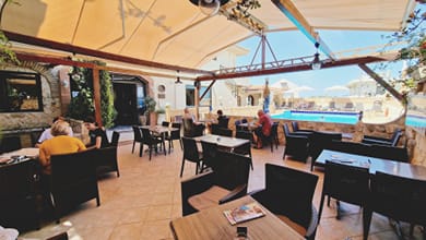 Evina Rooms & Suites - Image 4