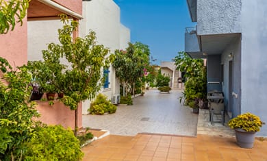 Evina Rooms & Suites - Image 2