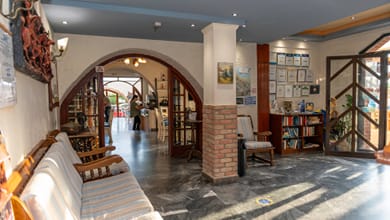 Evina Rooms & Suites - Image 3